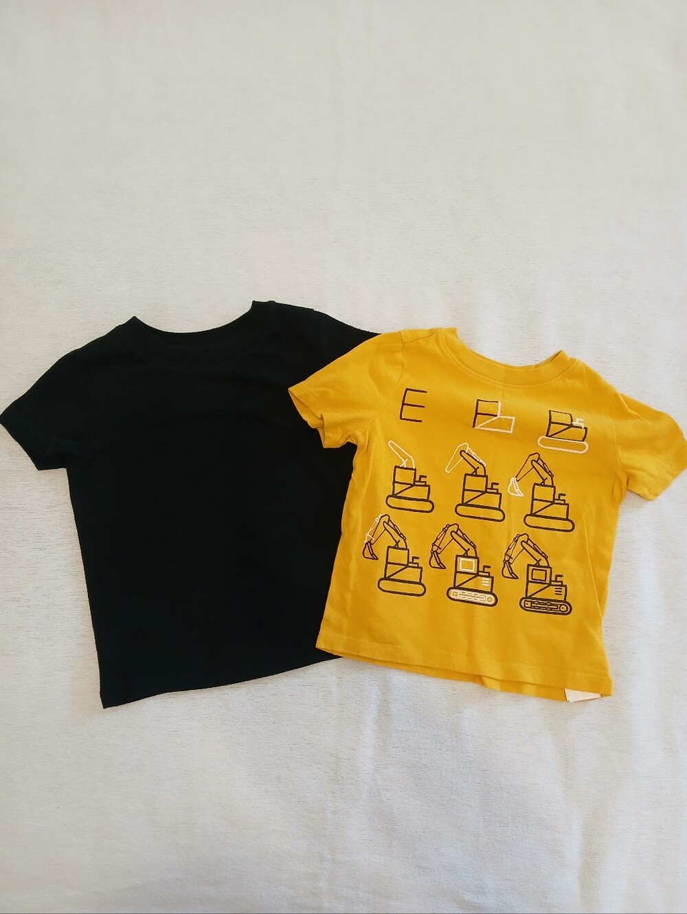 Bundle Boys 2T Short Sleeve T-Shirt Set - Black & Yellow Cat & Jack, Old Navy